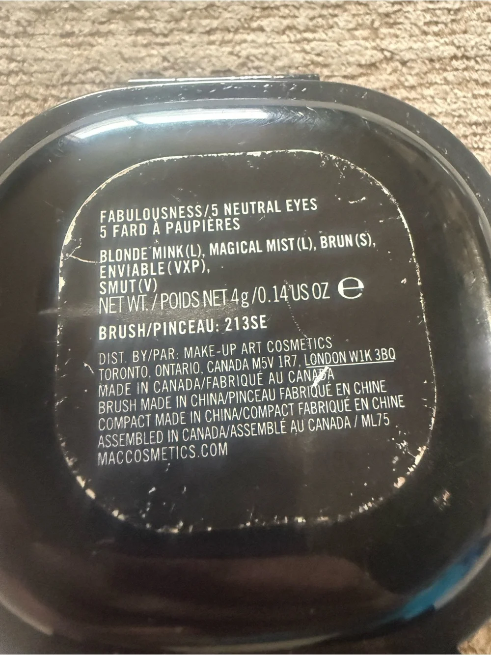 MAC cosmetics Fabulousness / Neutral Eye Palette ( holiday collection)